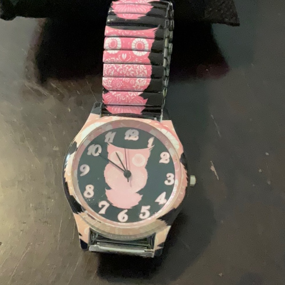 Pink Owl Design Watch with Owl Watchband. Keeps perfect time. EUC